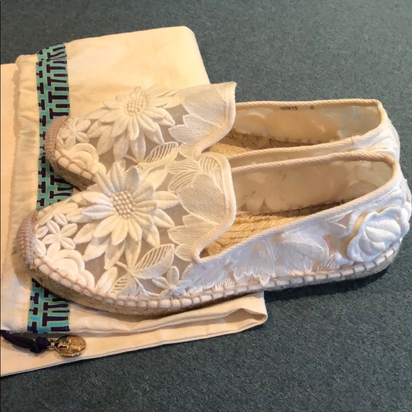 Tory Burch Darian Guipure Lace Flower Espadrilles! - Picture 8 of 8